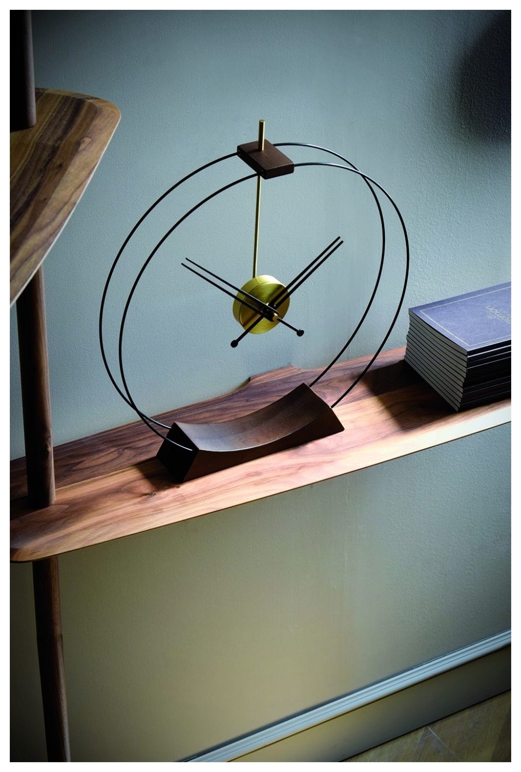 Дизайнерские часы Aire